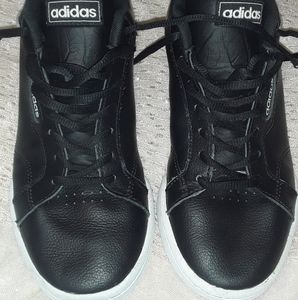Women's leather sneakers